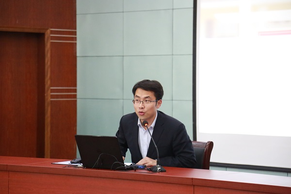 2.谭小龙老师分享课程整合感受.JPG