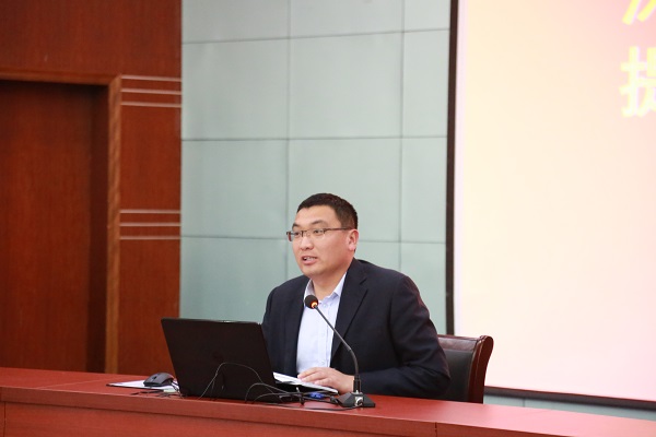 3.李兆健主任传达教师发展中心项目书.JPG