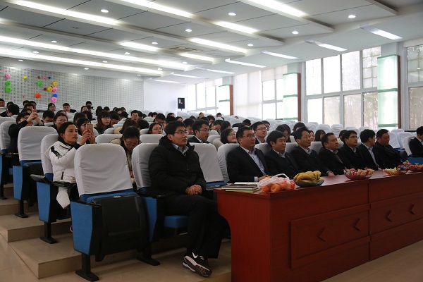 1.学校隆重庆祝国际劳动妇女节.JPG