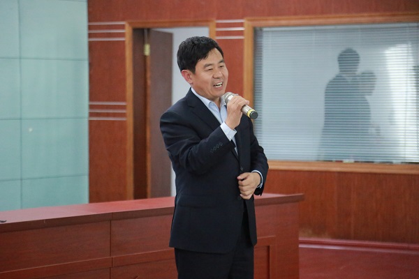 2.孙校长作《深度认知271教育》学习指导.JPG