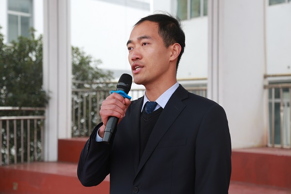 2.高主任作《在反思中成长 在总结中提升》演讲.JPG