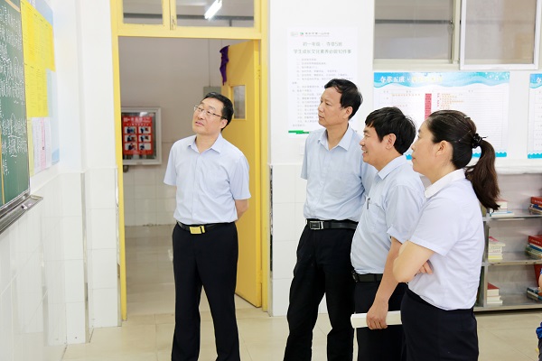2.深入年级调研.JPG