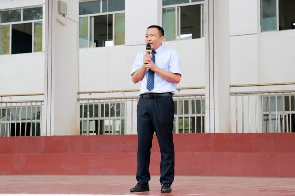 2.于主任作《心系中华，全力成长》演讲.JPG