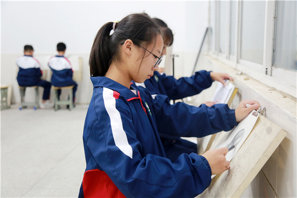 7.绘画，让我徜徉在艺术的草原和想象的溪流之间.jpg