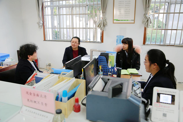 2.集团姜巧红主任调研学校财务中心项目开展情况.png