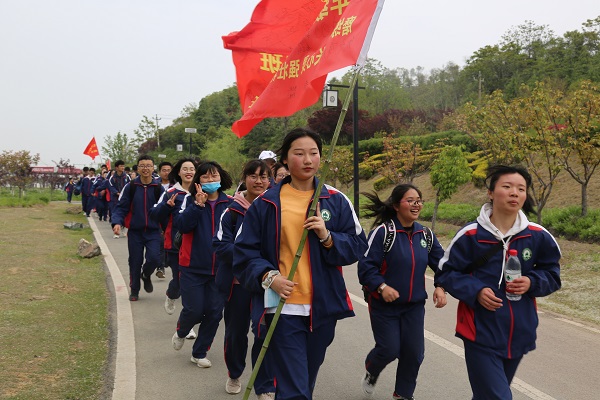10.巾帼旗手，不让须眉.JPG